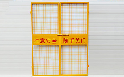 升降机防护门